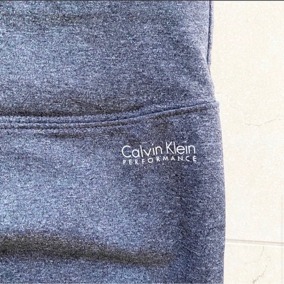 Bundle of 2 Calvin Klein Capri Crop Leggings Medium - Picture 5 of 14
